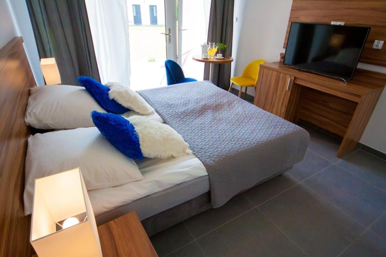 Sadova Park Villa Ślesin Екстериор снимка