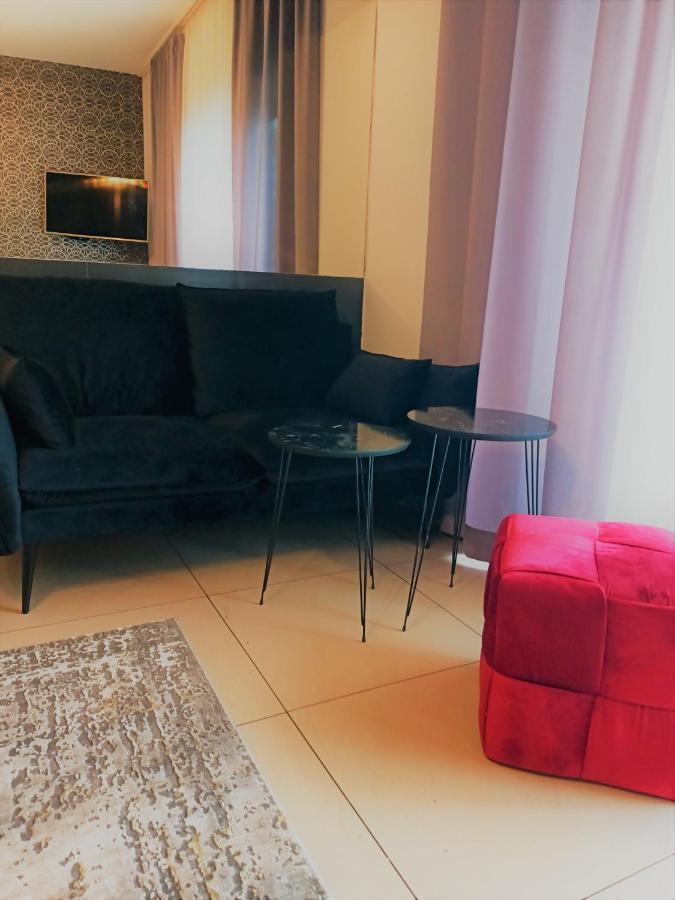 Sadova Park Villa Ślesin Екстериор снимка
