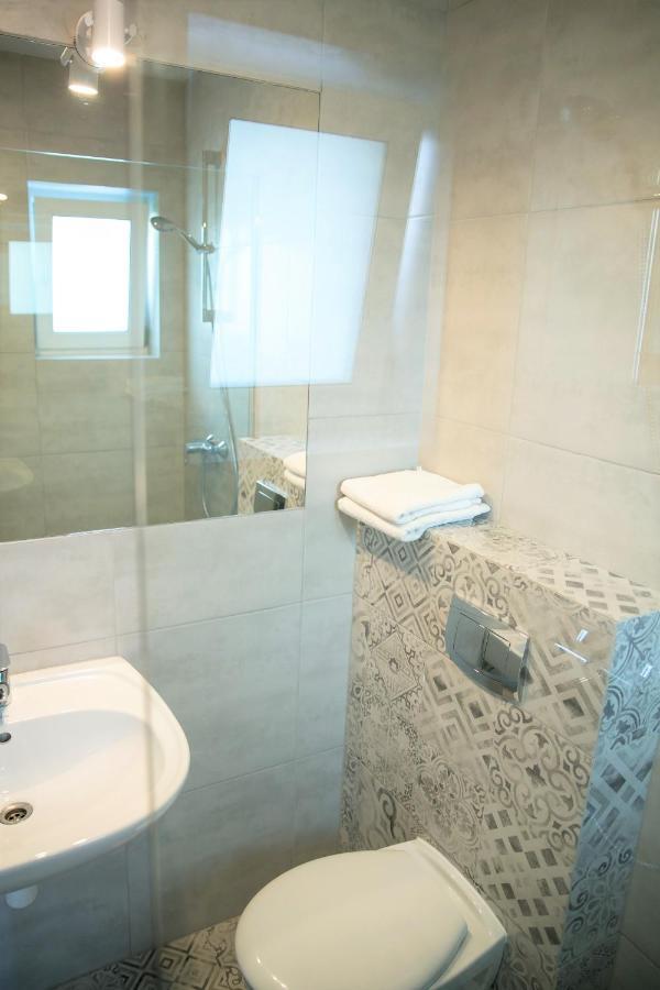 Sadova Park Villa Ślesin Екстериор снимка