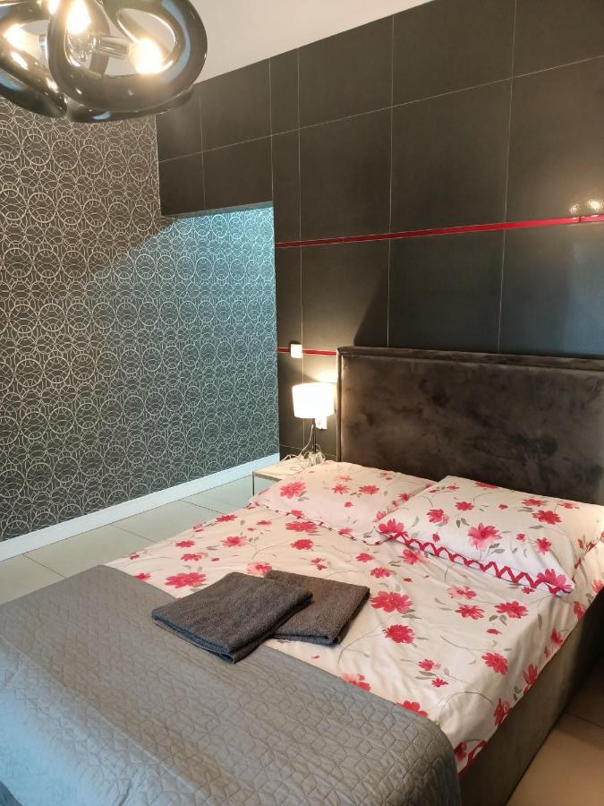 Sadova Park Villa Ślesin Екстериор снимка