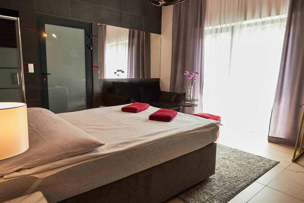 Sadova Park Villa Ślesin Екстериор снимка