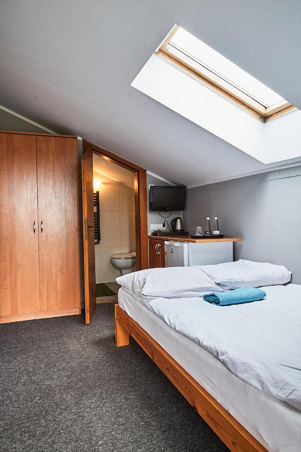 Sadova Park Villa Ślesin Екстериор снимка