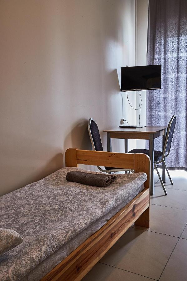 Sadova Park Villa Ślesin Екстериор снимка