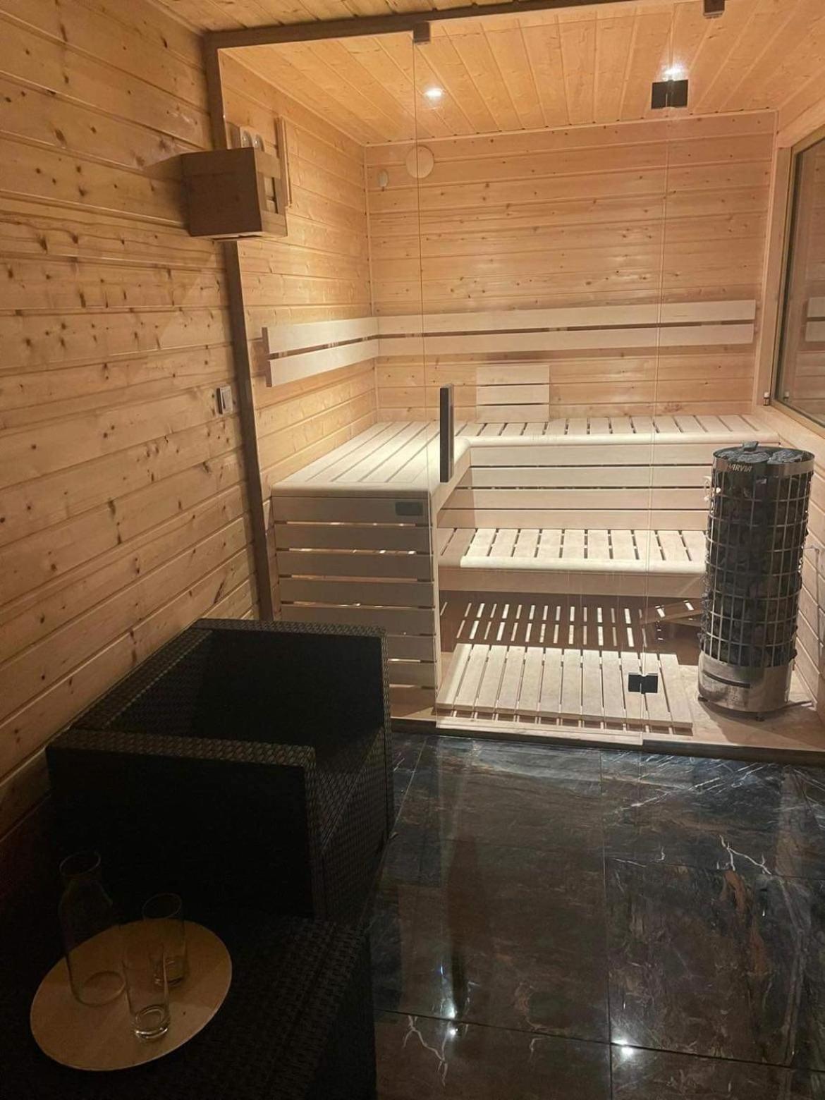 Sadova Park Villa Ślesin Екстериор снимка