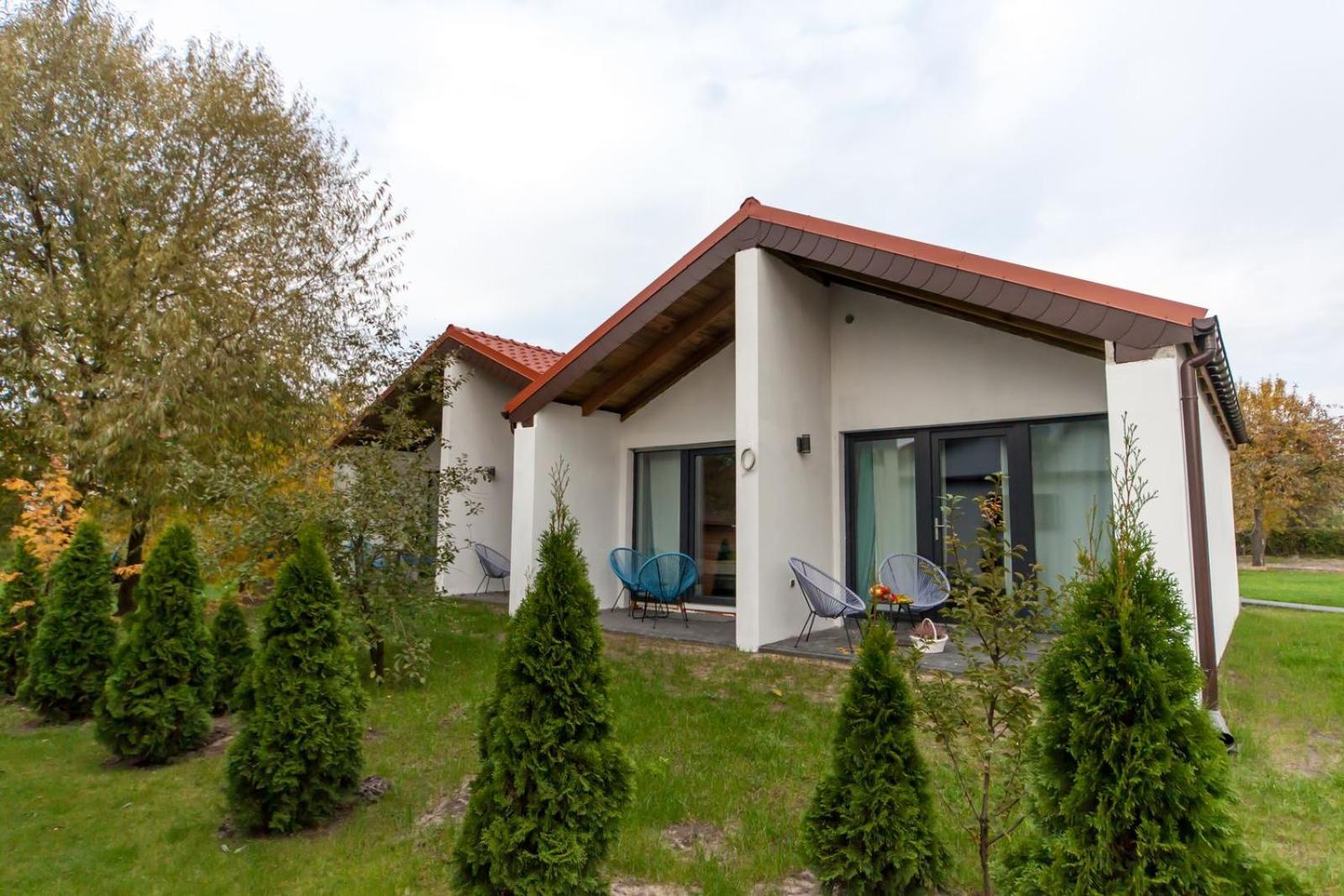 Sadova Park Villa Ślesin Екстериор снимка