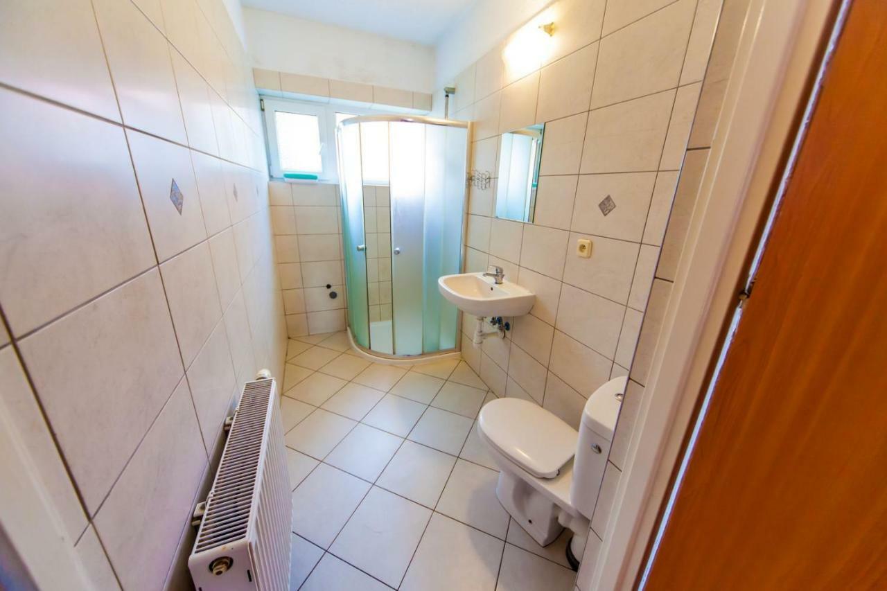 Sadova Park Villa Ślesin Екстериор снимка