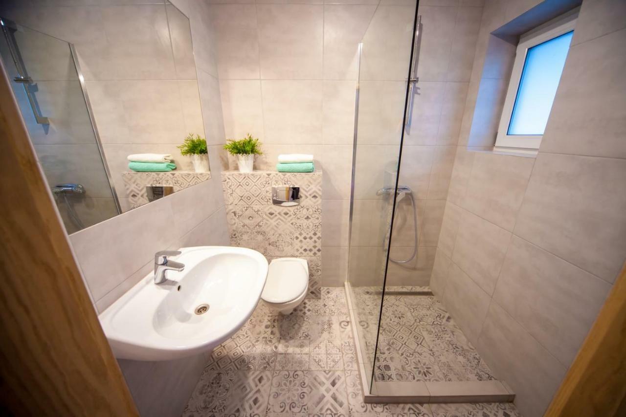 Sadova Park Villa Ślesin Екстериор снимка
